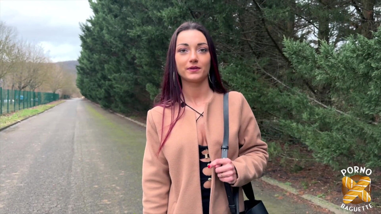 Porno Baguette: Angela, bogini seksu, uwielbia trójkąt