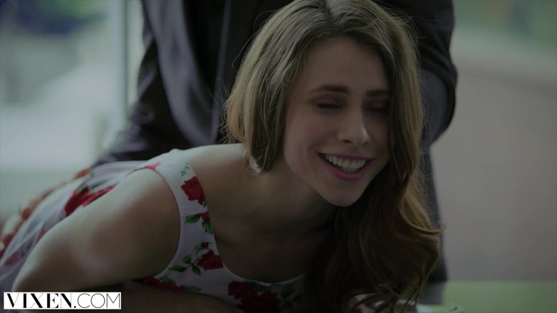 Vixen: VIXEN Anya Olsen fodida no cu por sugardaddy