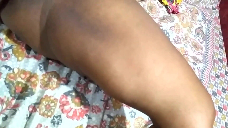 Popmini: La zia indiana full masti desi fa sesso con un...