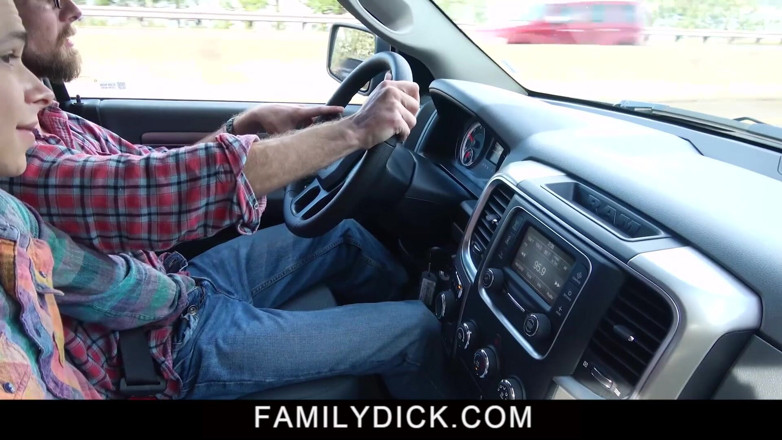 Family Dick: Minik genç austin xanders doğada korunmasız dölleniyor