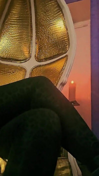 Monika Schmidt mahilaon ka dabadba dhoomrapaan karne vaala maanav ashtray maukhik humiliaion boot pooja