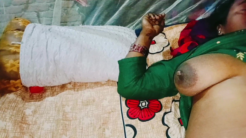 Ghazipur Uttar: मुझे जोरदार चोदना और वीडियो देसी में प्रदर्शन किया