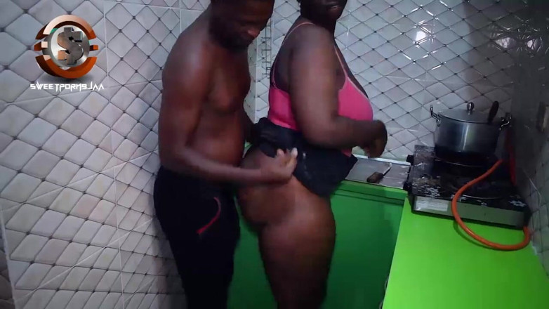 Tusweet9ja: Desi D Kont kreeg haar enorme kont geneukt in de...
