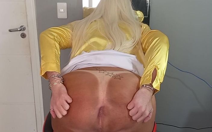 Sexy ass CDzinhafx: 我的屁股穿着性感比基尼和迷你裙