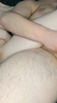 Paar-masturbation oder frau erreicht orgasmus und herr ejakuliert