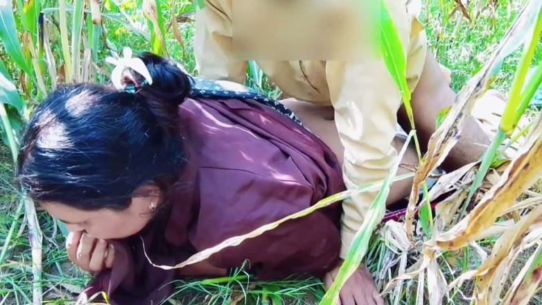 Abida sexy: Kheton Mein Ghumne Ke Liye aaye给心情班加雅皮切塞达拉到Maja a Gaya
