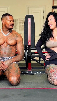 Memek sempit jason luv dientot habis-habisan sama kontol raksasa pria kulit hitam bianca bailee