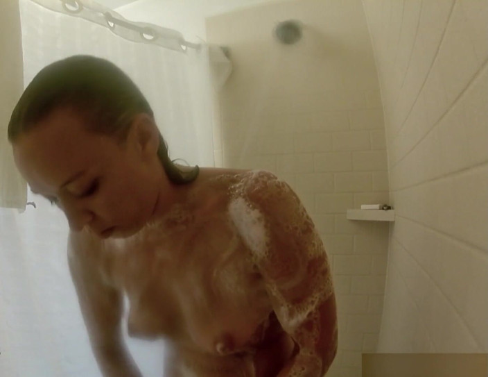 PornoJuice: Nicci Taylor bierze seksowny prysznic