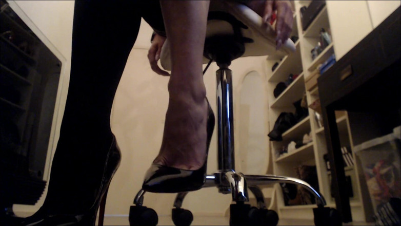 Inkeddutch: Louboutin-schwäche mit strümpfen