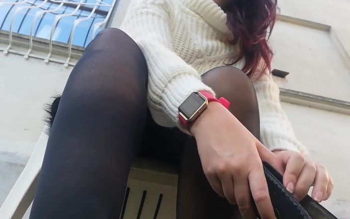 Nicoletta Embassi: 내 발 뒤꿈치 신발을 매우 더티하게 만드는 비오는 날 : 그들 모두를 핥고 싶니?
