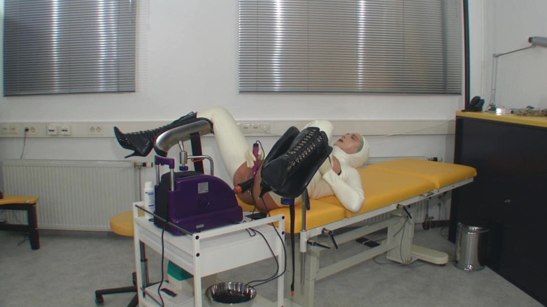 Rubber & Clinic Studio - 1ATOYS: 2 sluts - 2 fucking machines