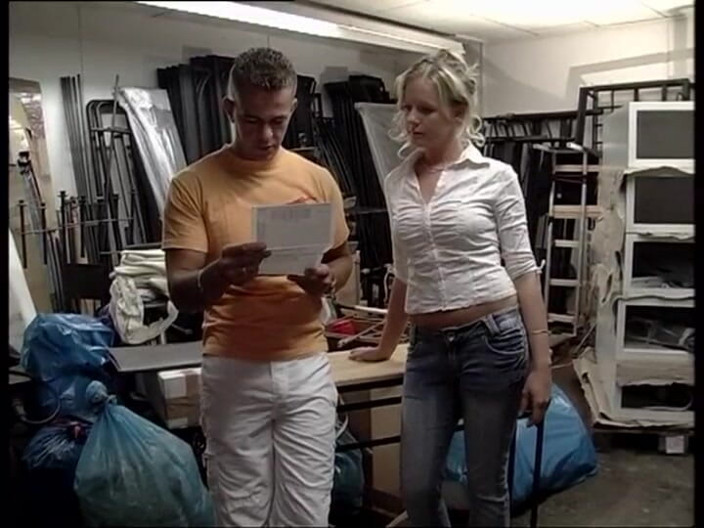 Videorama: Sex at Work with a Cute Teenager