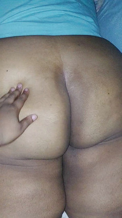 SSBBWQT: Ebenholz-bBW schüttelt dicken arsch