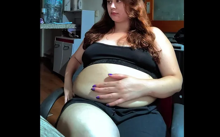 Nicole Passat: Look at My Belly.