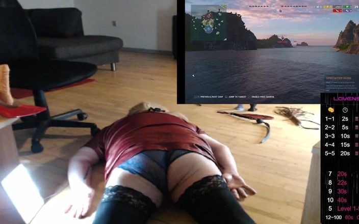 wicki von trannyston: Futând podeaua