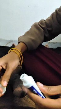 Desi indische stiefschwester von stiefsohn auf der Vorschau gelassen, ihr eine massage zu geben (bengali Audio)