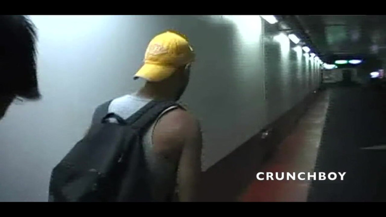 Raw French Bad boys: Troia asiatica scopata da 2 cazzi xxl in bagno