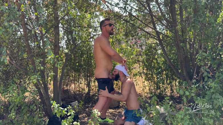 Pablo Pixx: Un penis sălbatic sfâșie un pasiv anxios în pădure