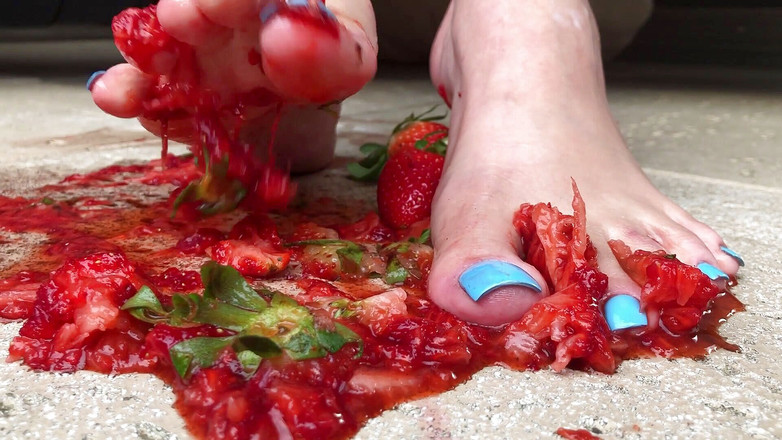 Goddess Lena: Fresa aplastada