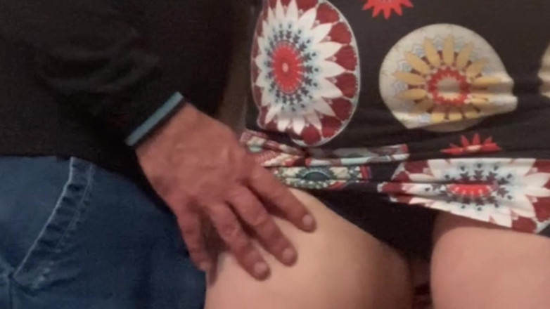 Niki studio: हे भगवान, एक अजनबी ने मेरी चूत को मेट्रो में जोर से रगड़ दिया