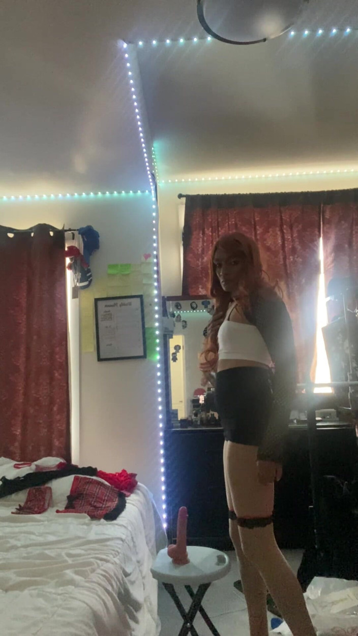 FemBoyAmi: Fată sexy băiat indian la birou