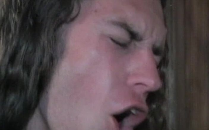Gay 90's Vintage Porn: Gewaagde hunks in karnale dans #8