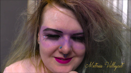 Mxtress Valleycat: Get me something pretty for my face