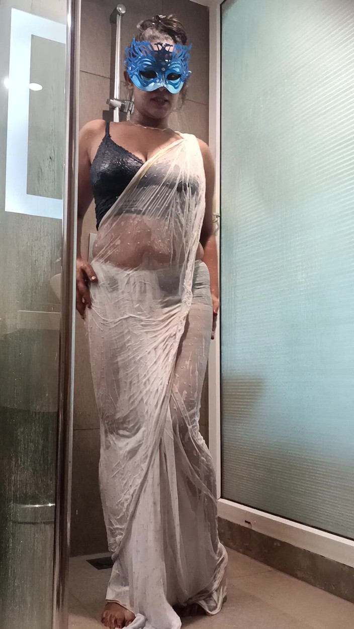 Spandana_Sweety: Spandana doccia show