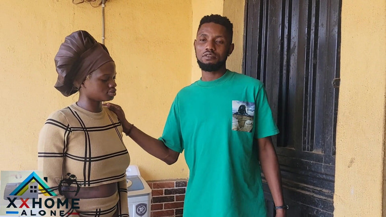 Home Alone: Vendors Doing Her Side Hustling as Os Delivering Her Sweet...