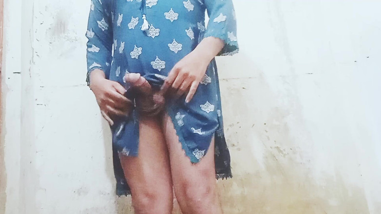 Munni: Poveste homosexuală prima dată