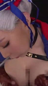 Fotoshooting mit vollbusigem asiatischem schätzchen im Cosplay ging zu weit