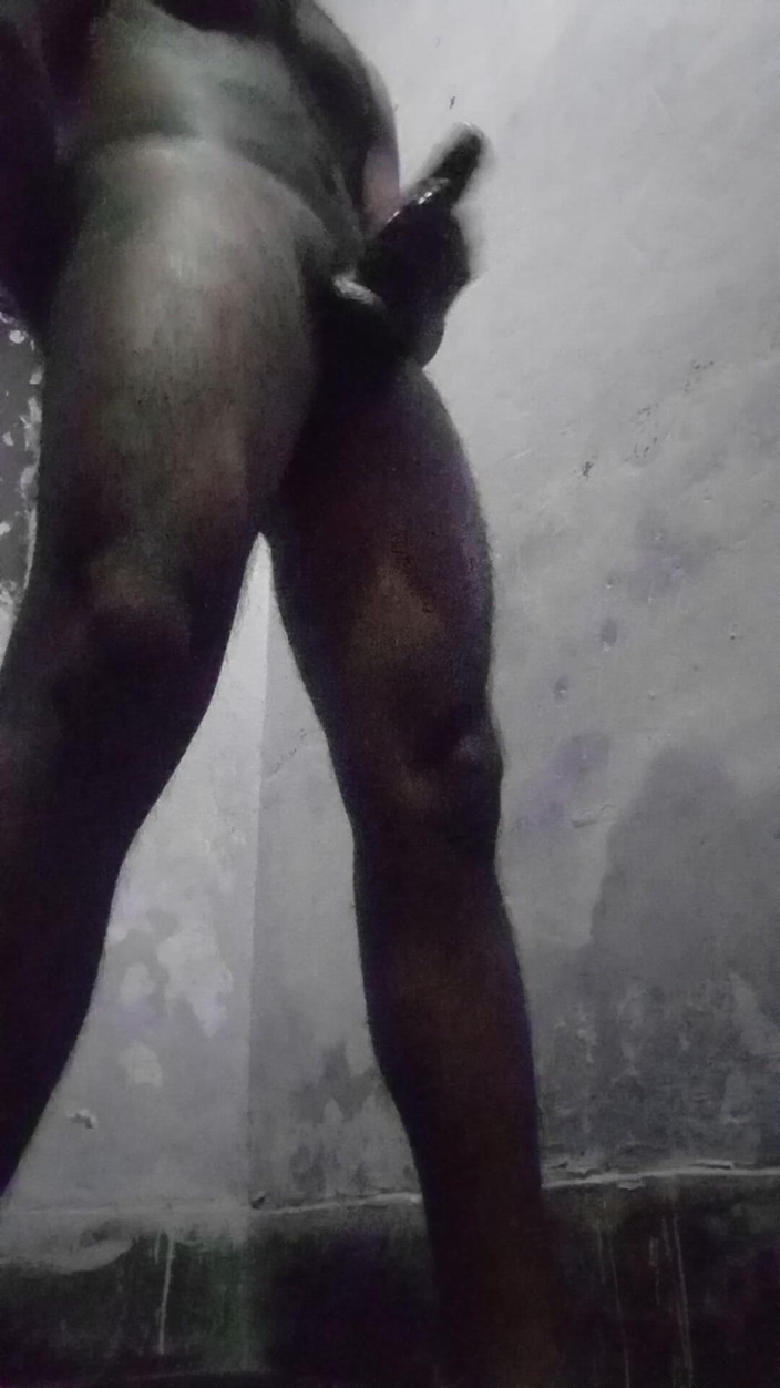 Raaz26d: Delhi il ragazzo olia il grosso cazzo e si masturba...