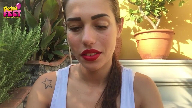 Smokin Fetish: Dosis de abstinencia para una morena impresionante