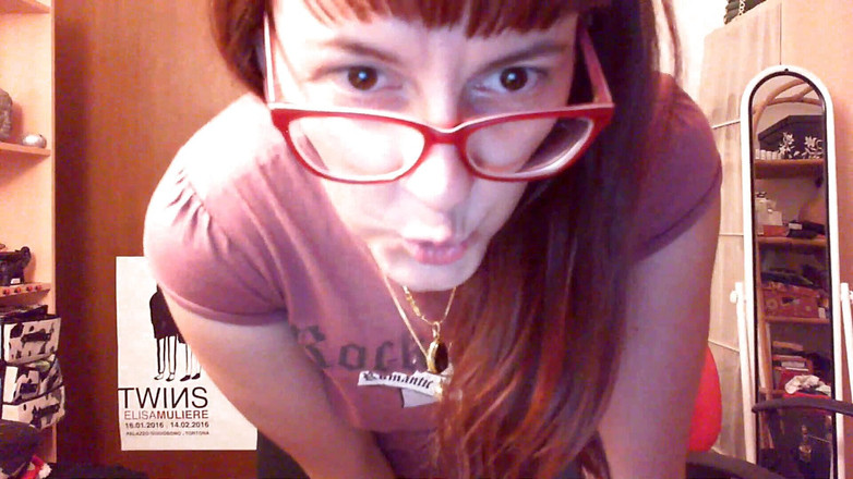 Nicoletta Embassi: あなたのためのハードコアおしっこ