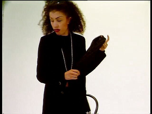 Lucky Cooch: Cewek cantik rambut cokelat dengan toket besar di ruangan casting