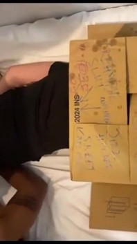 Pewna piękna żonata wciągnięta w intensywne spotkanie grupowe kończące się wieloma chwilami creampie