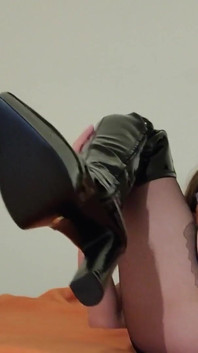 Masturbation in New Sexy High Boots