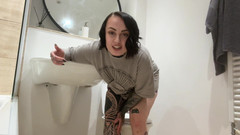 Miss Valentina: Aku butuh kencing