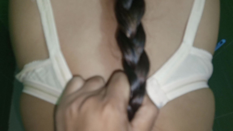 Nadiyabd: 我在厕所里操了我的继母，因为没人在家