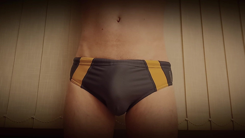 TheOldBigThing: 수영 트렁크에서 발기 성장