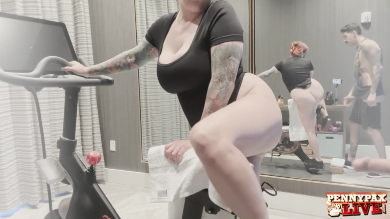 Penny Pax: Penny pax ha lavorato in palestra