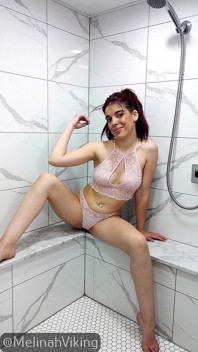 Taquinage sous la douche