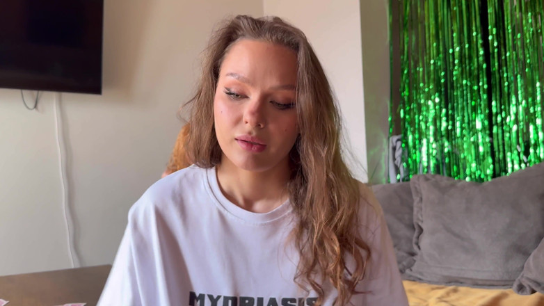 Alexa Poshspicy: POV: styvsysterens vän satsade hennes mun i kort och fick...