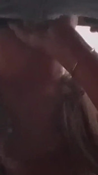 MILF Bionda Pompino Con Enorme Sborrata in Bocca