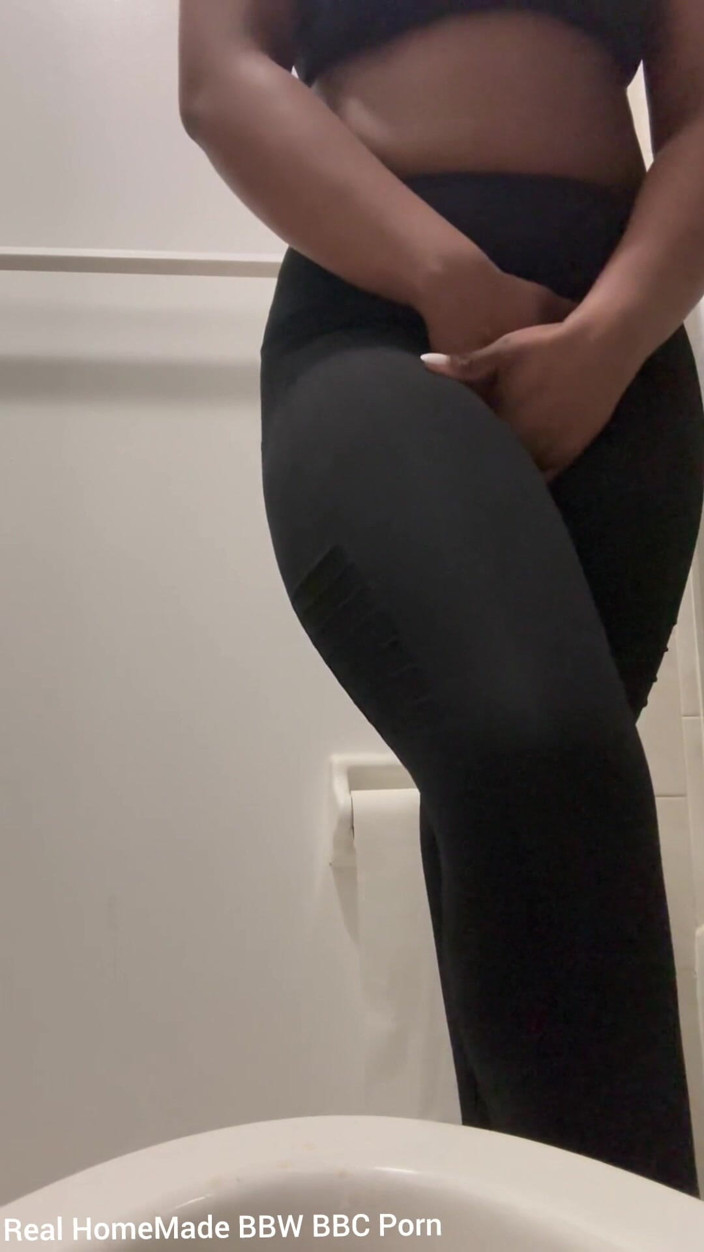 Super sexy ebony cuties: Desperate for a Wee Cutting My Legs Pissing POV in...