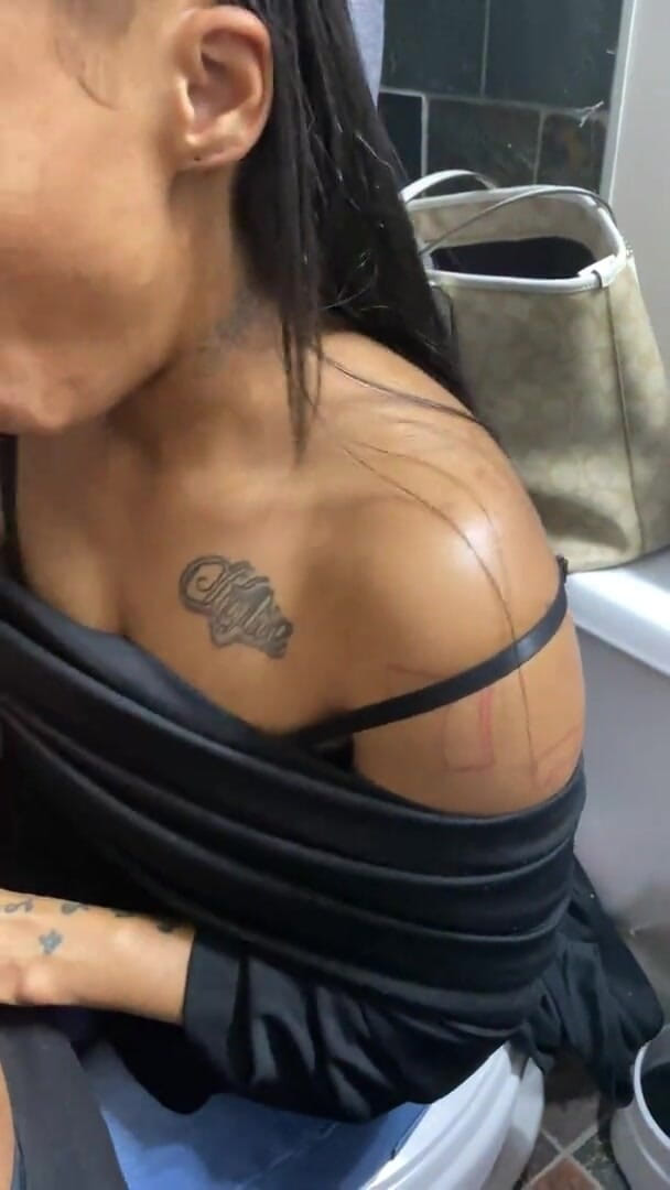 SexLoveRed: Ragazza ebano carina succhia lo sperma del cazzo
