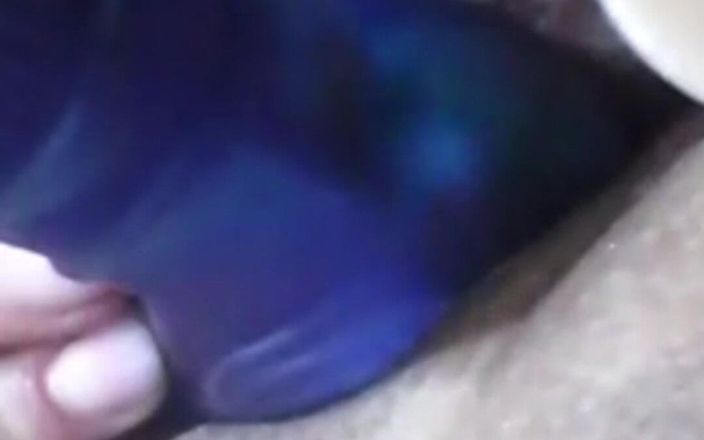 Greek wife: Anh ấy đụ trong khi tôi đang xem videocall