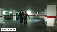 Pornochic: Bella bruna scopata in ufficio in una stanza ad alta...