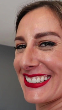 Ally Cooper bikini oral seks