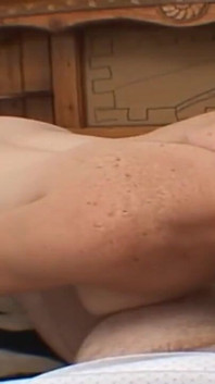 Si jalang muda nakal Summer Luv berseronok apabila mengambil batang keras bintang porno yang luar biasa Summer Luv dalam pancutan muka eksotik